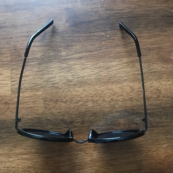 Round Black Sunglasses - Picture 3 of 4